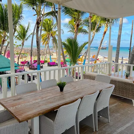 Serenara Suites With Rooftop Pool - Los Corales Beach